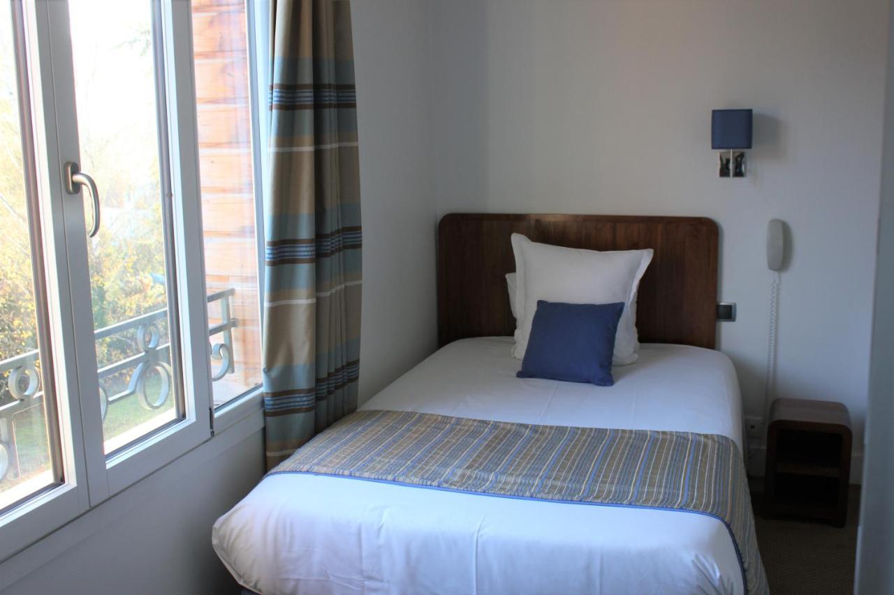 Logis Hotel & Restaurant - Le Manoir De Sauvegrain Saint-Lambert  Екстериор снимка