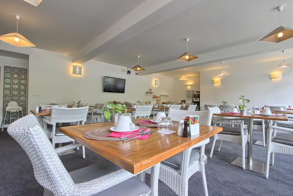 Logis Hotel & Restaurant - Le Manoir De Sauvegrain Saint-Lambert  Екстериор снимка