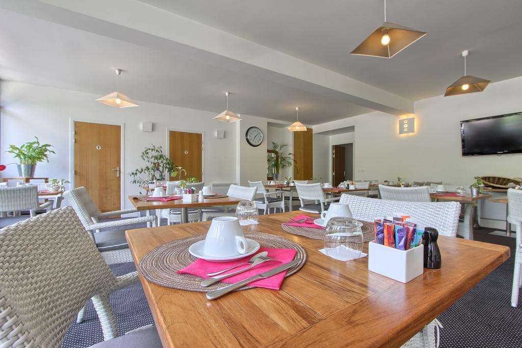 Logis Hotel & Restaurant - Le Manoir De Sauvegrain Saint-Lambert  Екстериор снимка
