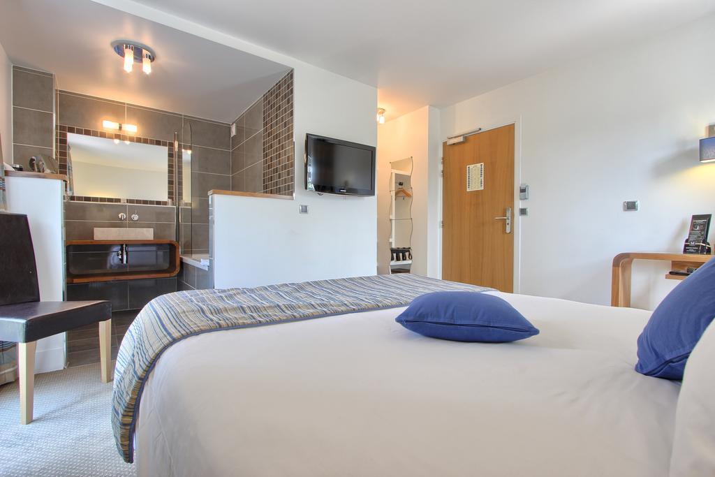 Logis Hotel & Restaurant - Le Manoir De Sauvegrain Saint-Lambert  Екстериор снимка